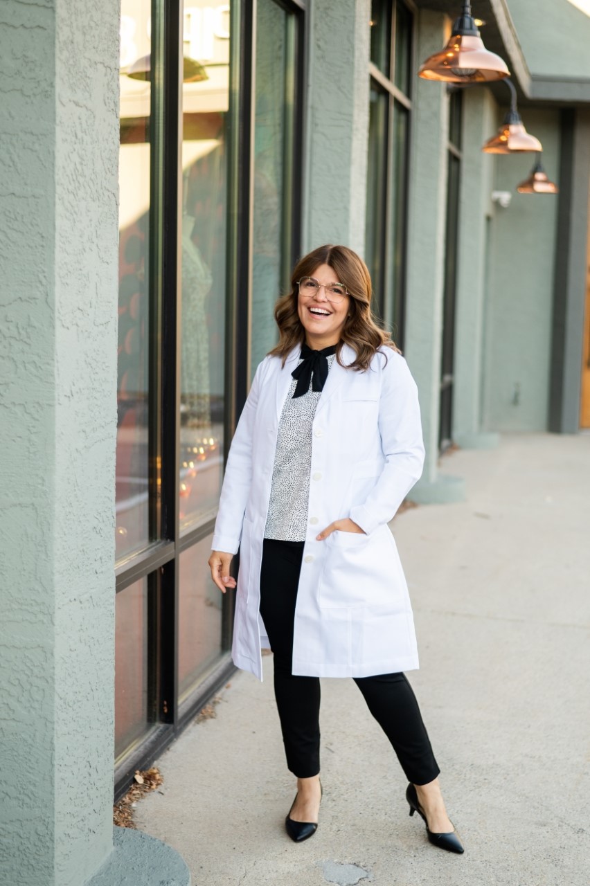 Portrait of Dr Jennifer Crespo